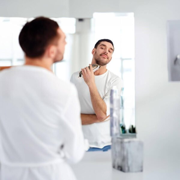 Green Lion Gentleman Hair Trimmer 5W, 1/2/3/4 mm Combs Size, Titanium Coated Blade, 1200 mAh Battery,Oil Reminder, LED Display, 6500 RPM, 3H Working Time, 280 DC Motor - Gold - Image 3