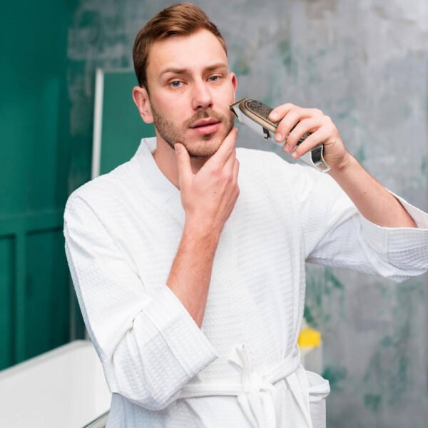 Green Lion Gentleman Hair Trimmer 5W, 1/2/3/4 mm Combs Size, Titanium Coated Blade, 1200 mAh Battery,Oil Reminder, LED Display, 6500 RPM, 3H Working Time, 280 DC Motor - Gold - Image 5