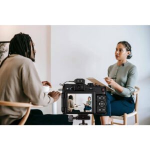 Green Lion GLM-Wireless Mic Lite, Compact & Portable Digital Display Up To 20m Transmission Range 2.4Ghz Digital Frequency 21 Hrs with Charging Case 21 Hrs with Charging Case Working 800mAh - Image 6