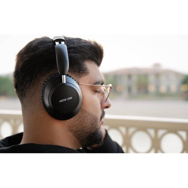 Green Lion Santiago Wireless Headphones: Over-Ear with 40mm Drivers & 30H Battery in Black - Image 4